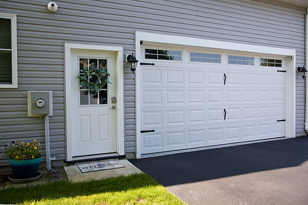 24/7 Emergency Garage Door Panel Replacement experts in Martin County County, NC